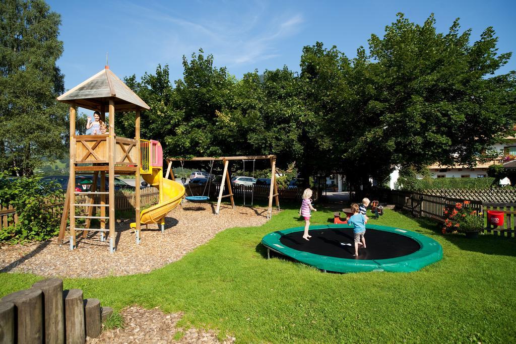 סאלפלדן אם שטיינרן מיר Hotel Schoerhof מראה חיצוני תמונה