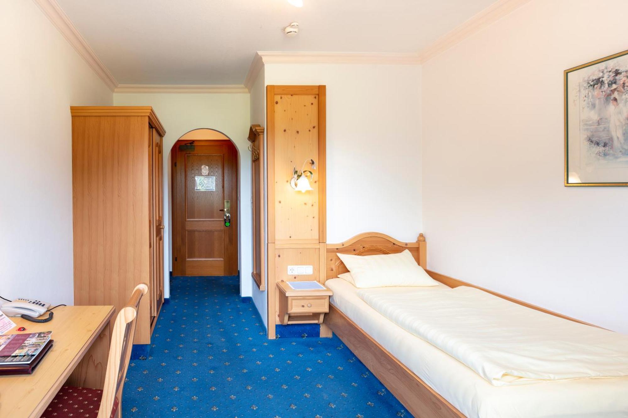 סאלפלדן אם שטיינרן מיר Hotel Schoerhof מראה חיצוני תמונה