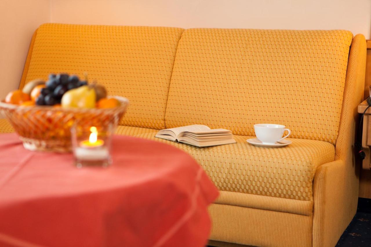 סאלפלדן אם שטיינרן מיר Hotel Schoerhof מראה חיצוני תמונה